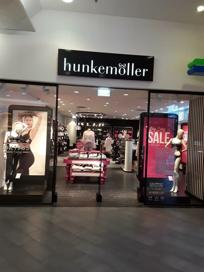 Hunkemoller, Brand store