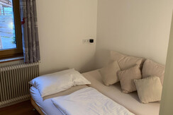 Schlafzimmer 5
