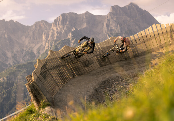 Mountainbiker im Bikepark in Saalfelden-Leogang | © Klemens König