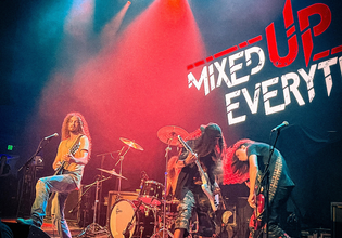 10_Mixed Up Everything Band_03