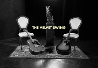 04_The Velvet Swing_c Lorenz Paulus