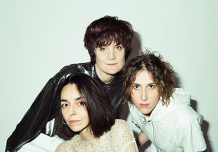 03_MelE©ApolloniaTheresaBitzan20250201164618_15A27