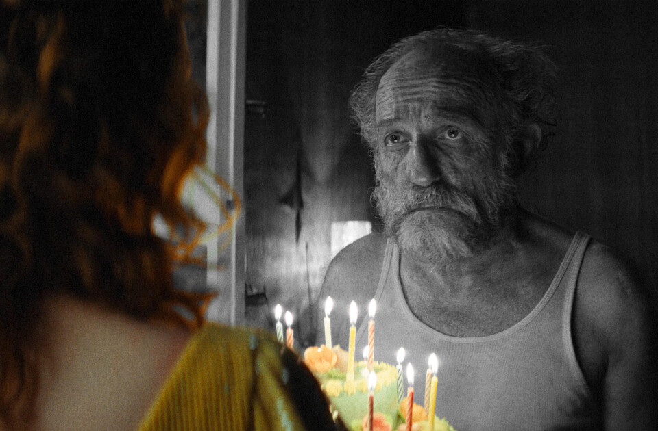 04_SieGlaubenAnEngelHerrDrowak_03c_Zieglerfilm_Bad