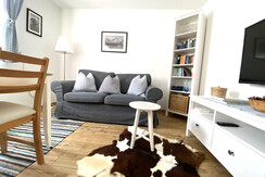 Apartment Resi Wohnraum Blick Couch