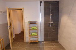 Dusche großes Bad