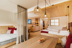 Zirbensuite-Abendrot-rupertus_04_5299_cFotoBauer-b Zirbensuite-Abendrot-rupertus_04_5299_cFotoBauer-b