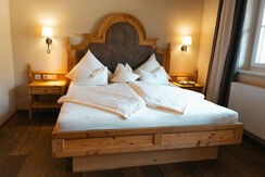 7_focus-media_web_komfortzimmer-heimat3