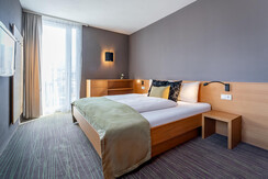 ritzenhof-zimmer-und-suiten-familienzimmer-bergbli