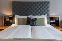 ritzenhof-zimmer-und-suiten-klassik-zimmer-bett-dr