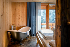 mama thresl_hotel_leogang_credit_by_guenter_standl