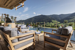 Terasse mit Infinity-Pool Terasse mit Infinity-Pool