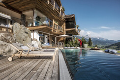 Terasse mit Infinity-Pool Terasse mit Infinity-Pool