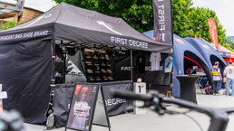 First Degree präsentiert Bike-Schuhe und Bekleidung auf der Expo im EPIC Bikepark Leogang. Entdecke Top-Marken, Neuheiten und teste Produkte direkt vor Ort. | © Sebastian Astl 